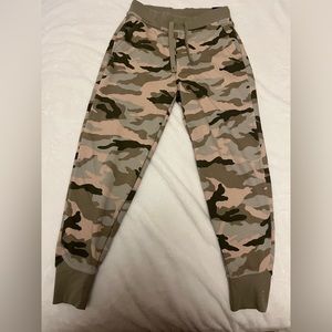 super cute nike sweatpants